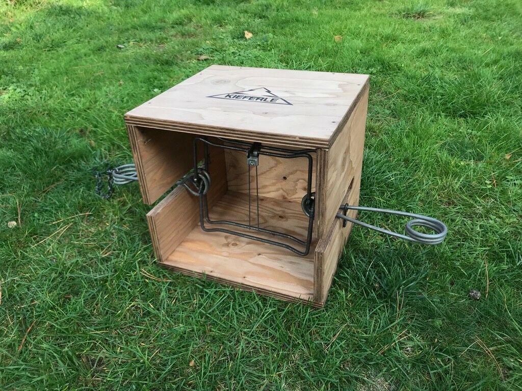 Trapper Box für historische Conibearfalle mittelgroß
